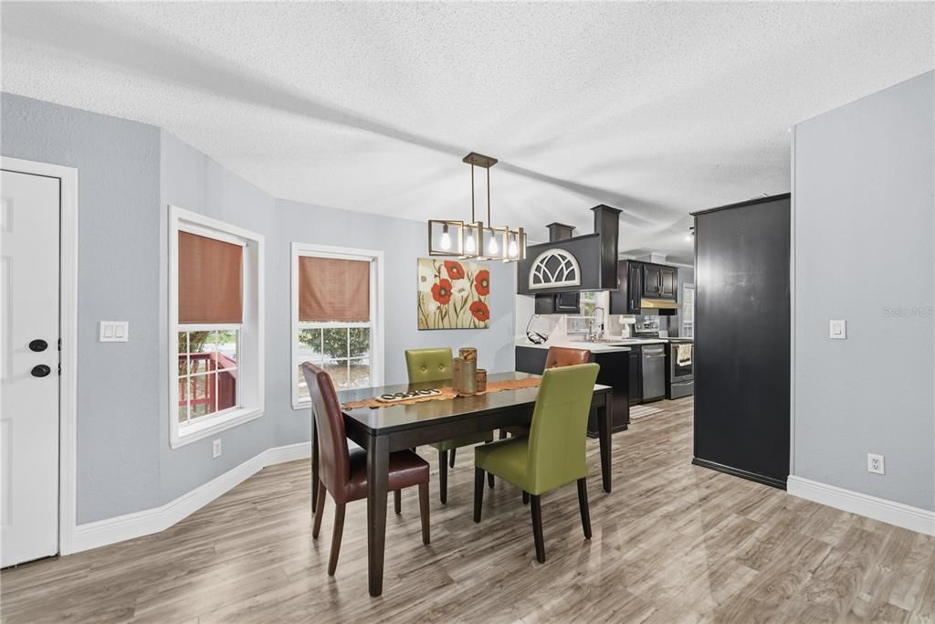 For Sale: $244,900 (3 beds, 2 baths, 1497 Square Feet)