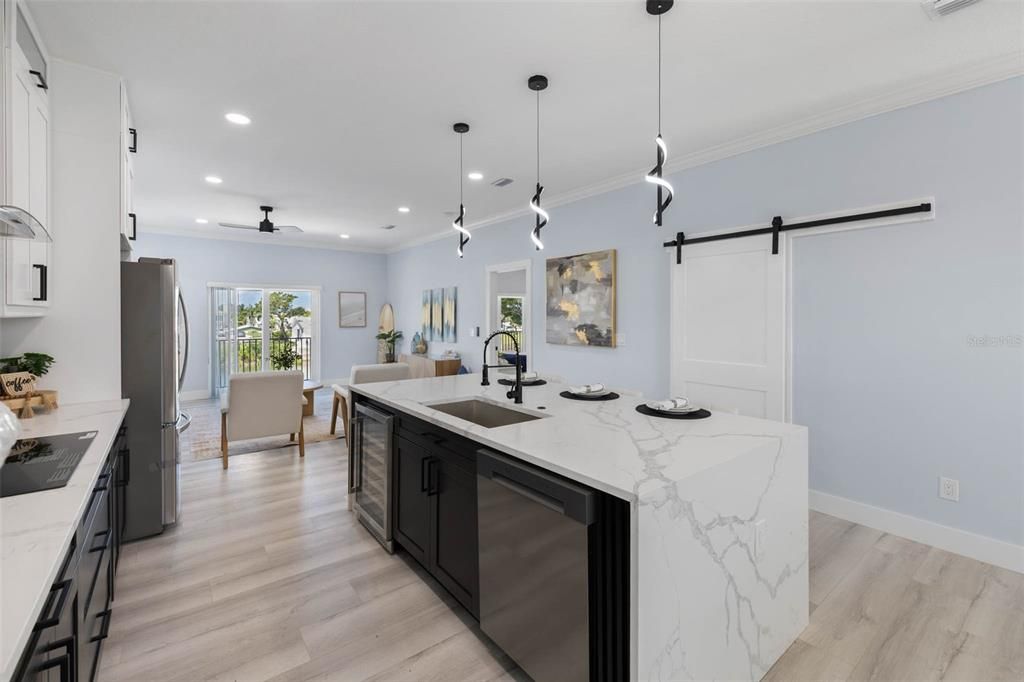 Под контрактом: $535,000 (3 спален, 2 ванн, 1750 Квадратных фут)