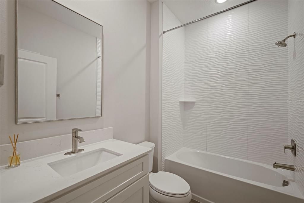 出租: $3,000 (3 贝兹, 2 浴室, 1699 平方英尺)