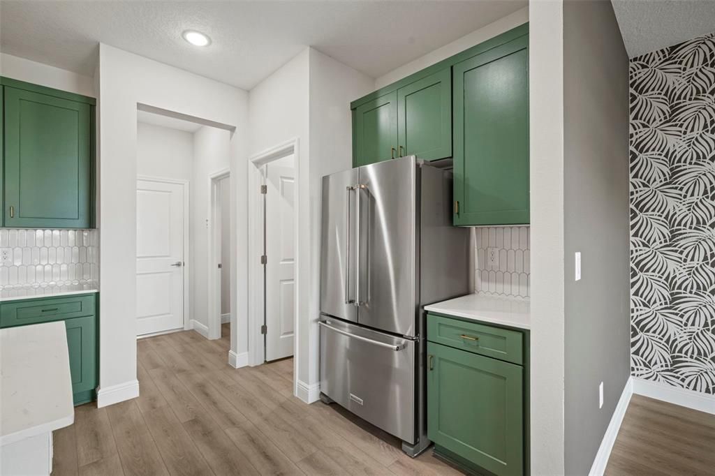 出租: $3,000 (3 贝兹, 2 浴室, 1699 平方英尺)