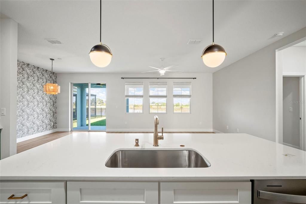 出租: $3,000 (3 贝兹, 2 浴室, 1699 平方英尺)