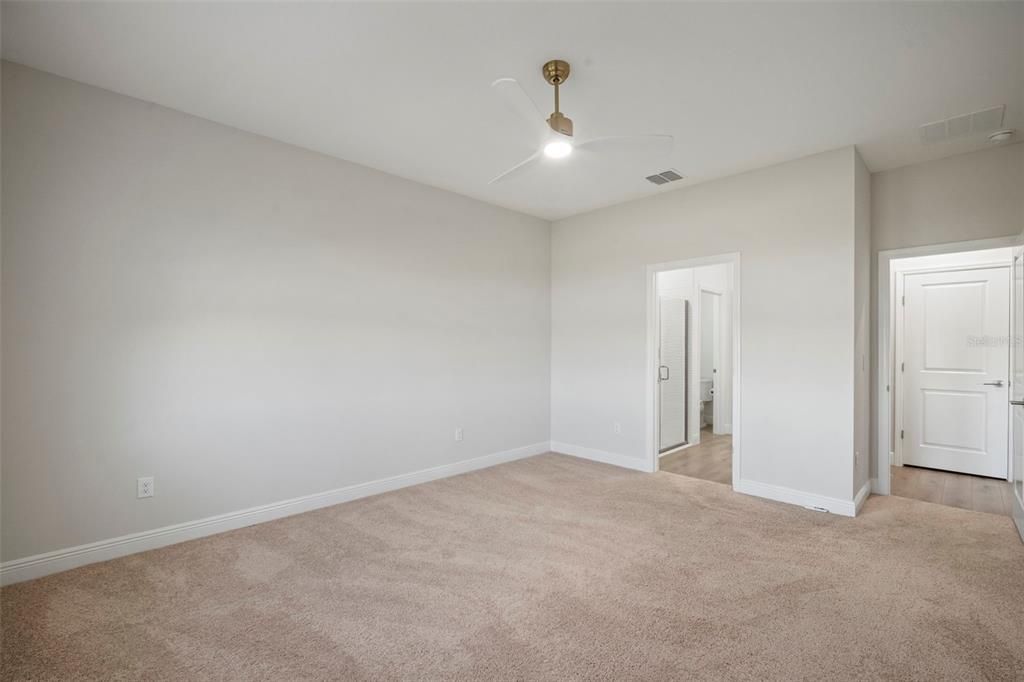 出租: $3,000 (3 贝兹, 2 浴室, 1699 平方英尺)