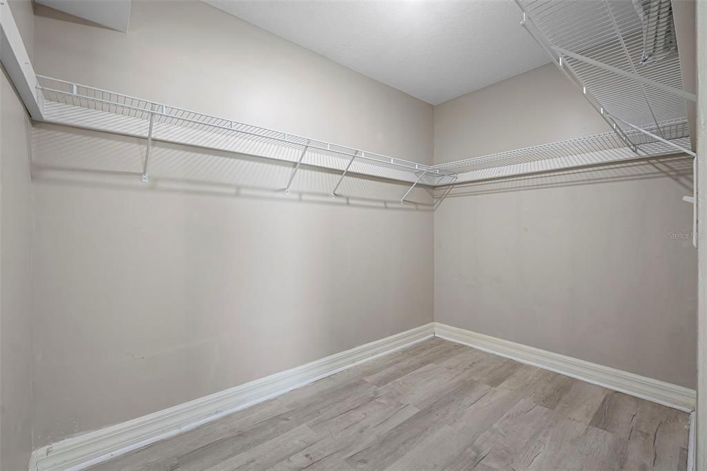 Active With Contract: $299,000 (3 beds, 2 baths, 2500 Square Feet)