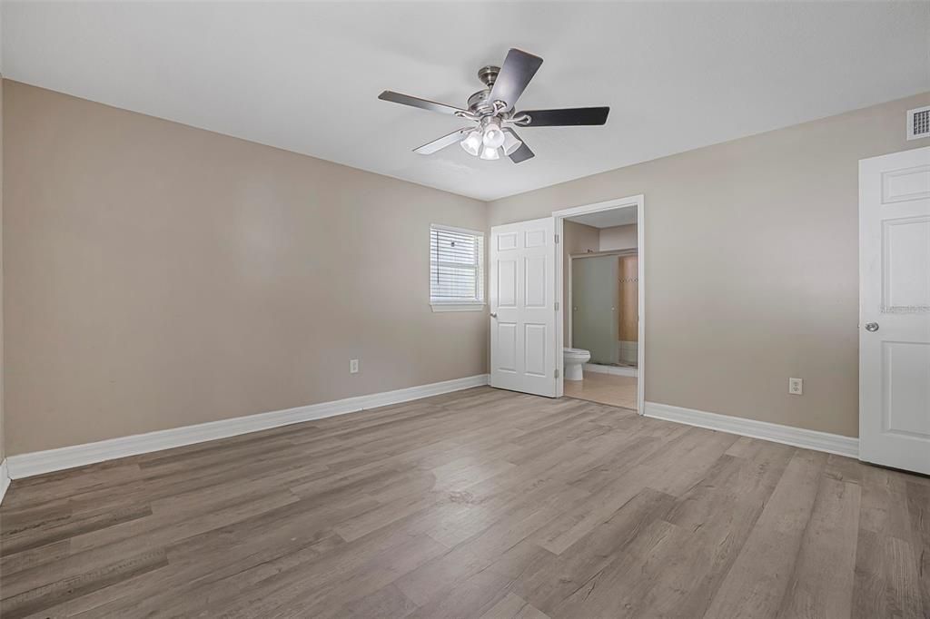 Active With Contract: $299,000 (3 beds, 2 baths, 2500 Square Feet)