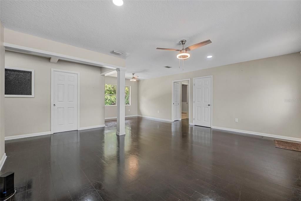 Active With Contract: $299,000 (3 beds, 2 baths, 2500 Square Feet)