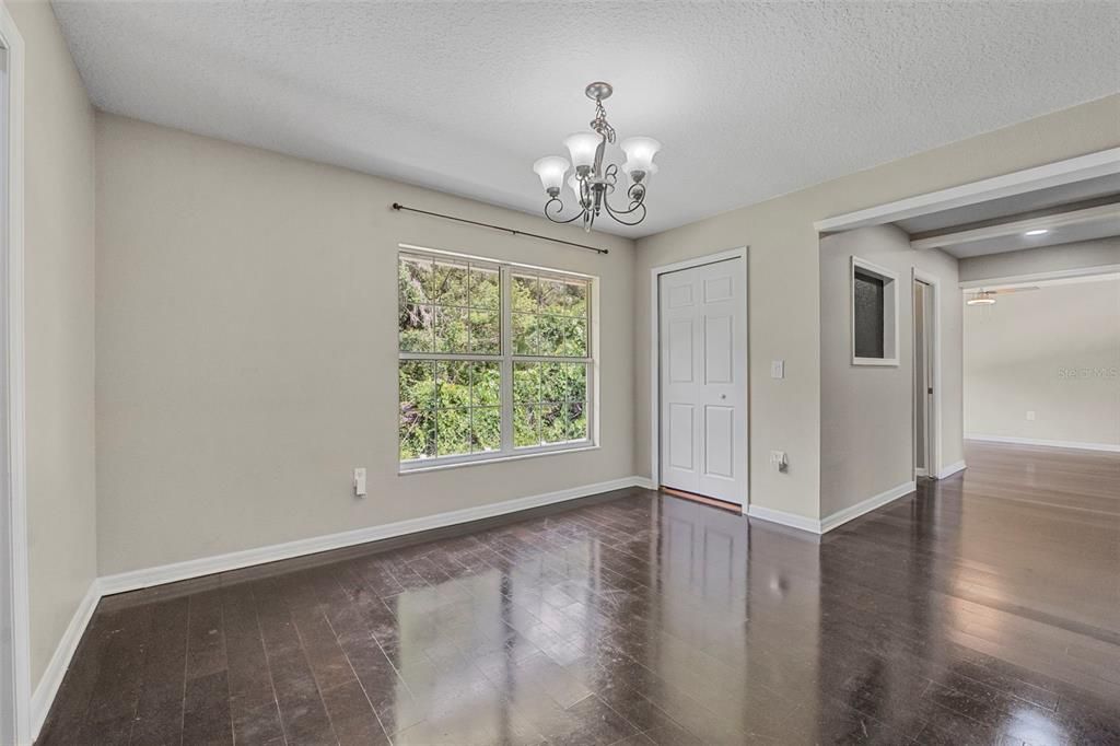 Active With Contract: $299,000 (3 beds, 2 baths, 2500 Square Feet)