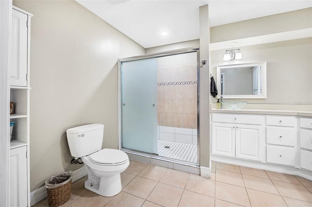 Active With Contract: $299,000 (3 beds, 2 baths, 2500 Square Feet)