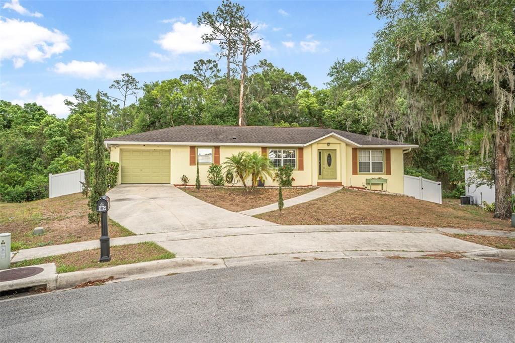 Active With Contract: $299,000 (3 beds, 2 baths, 2500 Square Feet)