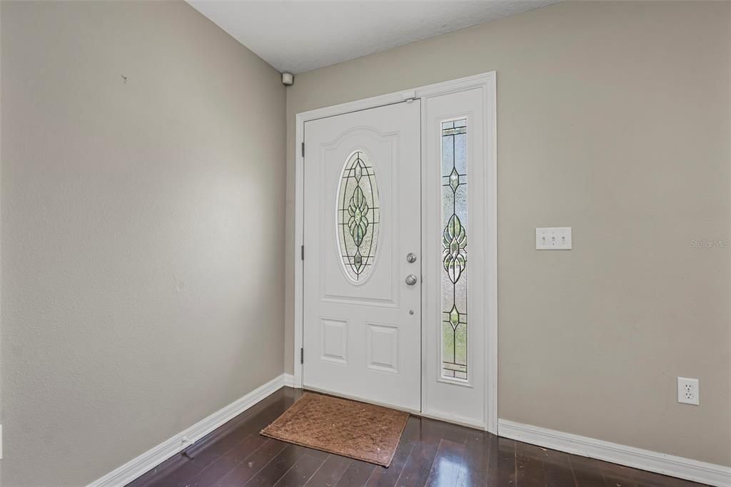 Active With Contract: $299,000 (3 beds, 2 baths, 2500 Square Feet)