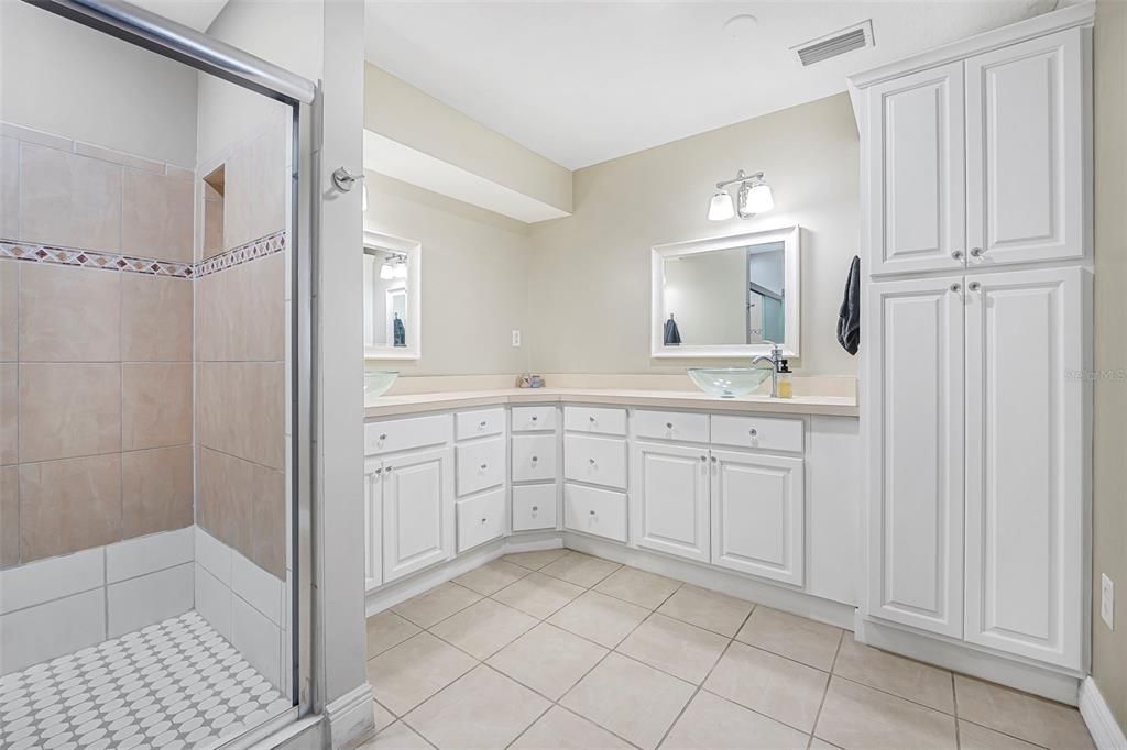 Active With Contract: $299,000 (3 beds, 2 baths, 2500 Square Feet)