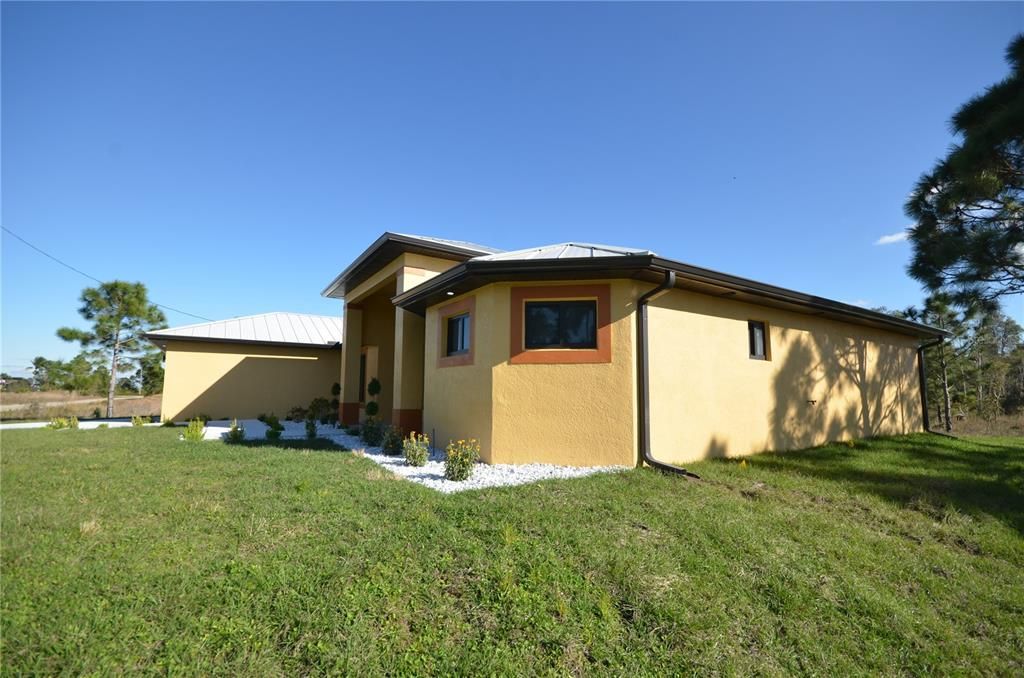 For Sale: $409,000 (3 beds, 2 baths, 1854 Square Feet)