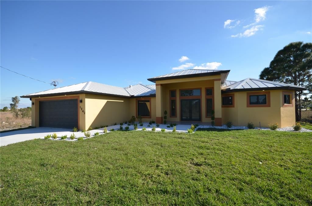 For Sale: $409,000 (3 beds, 2 baths, 1854 Square Feet)