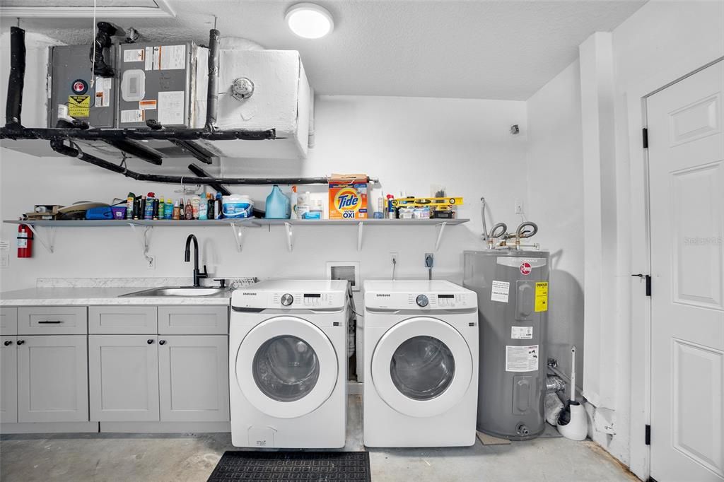 合同活跃: $399,000 (2 贝兹, 2 浴室, 1376 平方英尺)