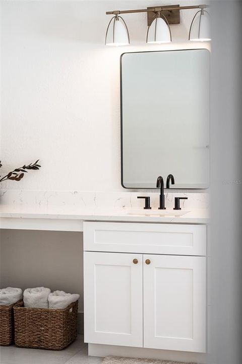 合同活跃: $399,000 (2 贝兹, 2 浴室, 1376 平方英尺)