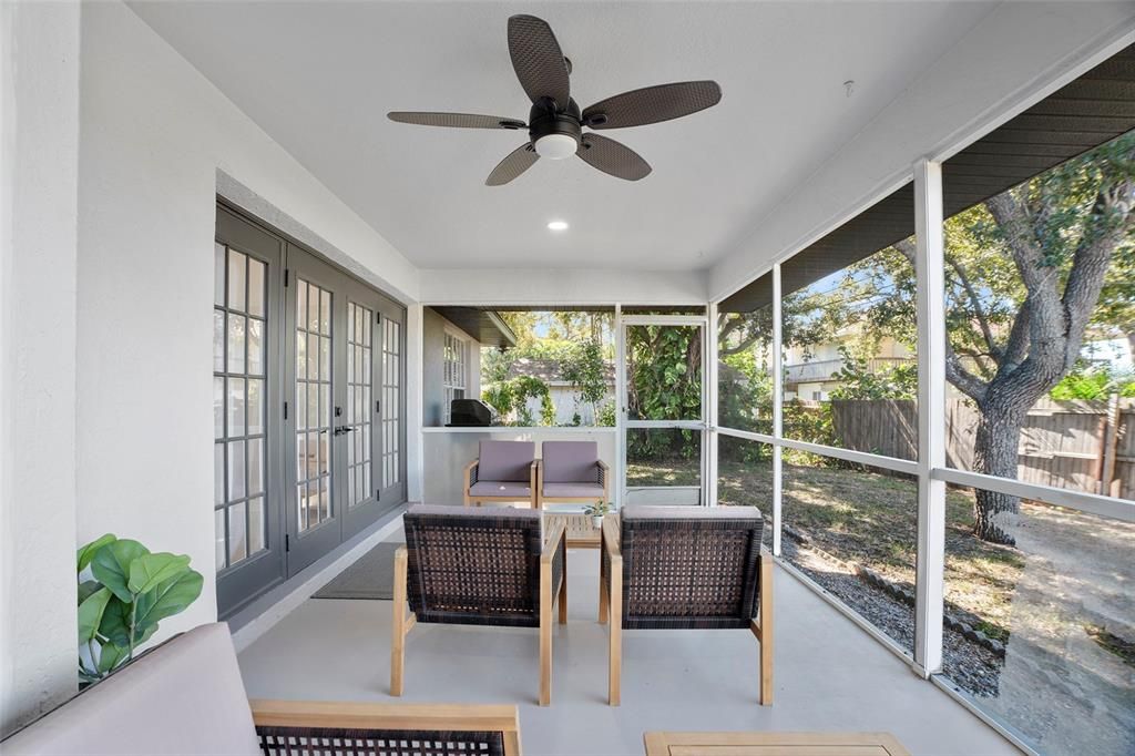 合同活跃: $399,000 (2 贝兹, 2 浴室, 1376 平方英尺)