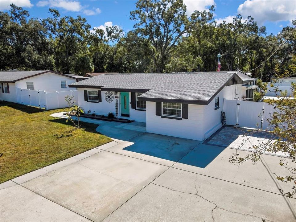 Activo con contrato: $449,000 (4 camas, 2 baños, 1736 Pies cuadrados)