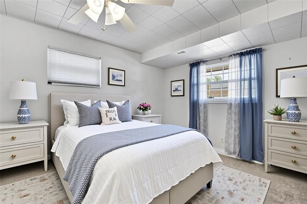 Activo con contrato: $449,000 (4 camas, 2 baños, 1736 Pies cuadrados)