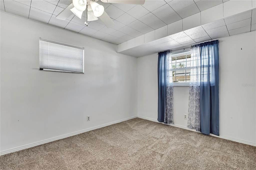 Activo con contrato: $449,000 (4 camas, 2 baños, 1736 Pies cuadrados)