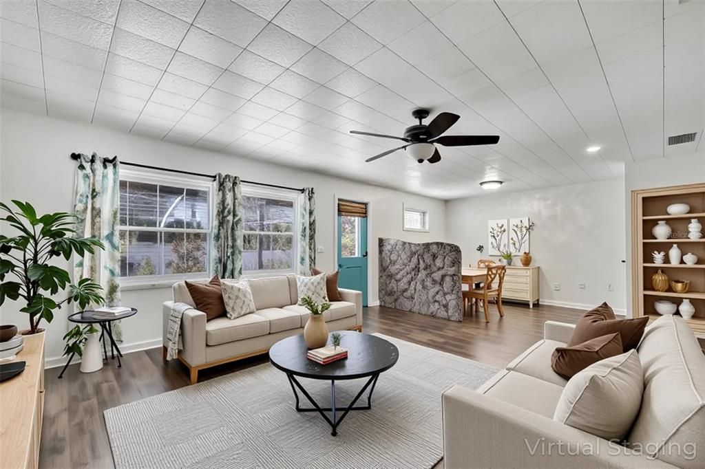 Activo con contrato: $449,000 (4 camas, 2 baños, 1736 Pies cuadrados)