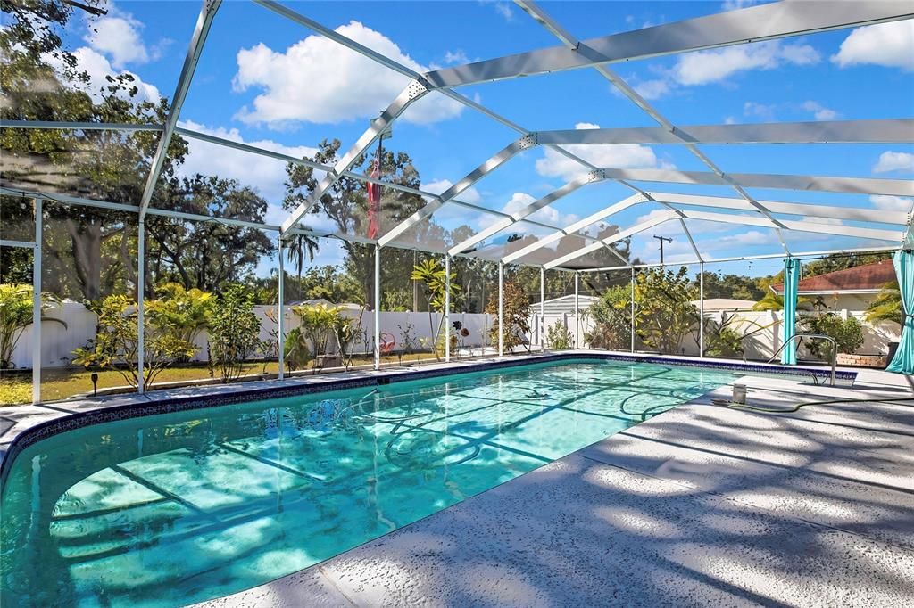 Activo con contrato: $449,000 (4 camas, 2 baños, 1736 Pies cuadrados)