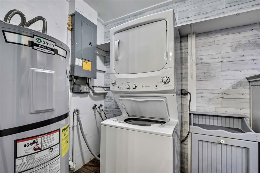 Activo con contrato: $449,000 (4 camas, 2 baños, 1736 Pies cuadrados)