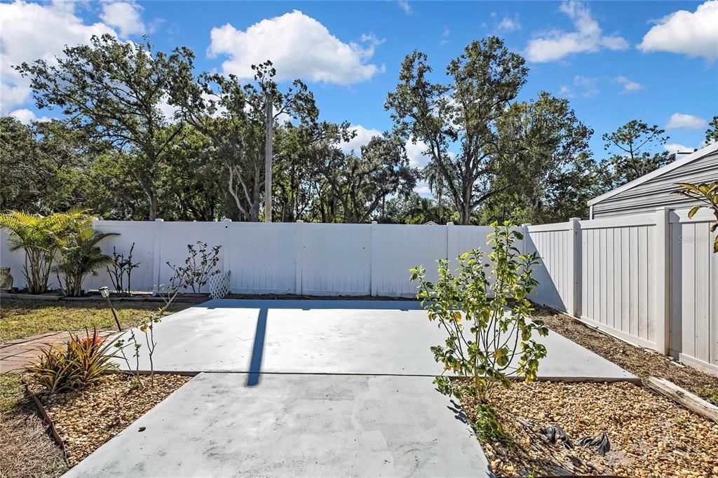 Activo con contrato: $449,000 (4 camas, 2 baños, 1736 Pies cuadrados)