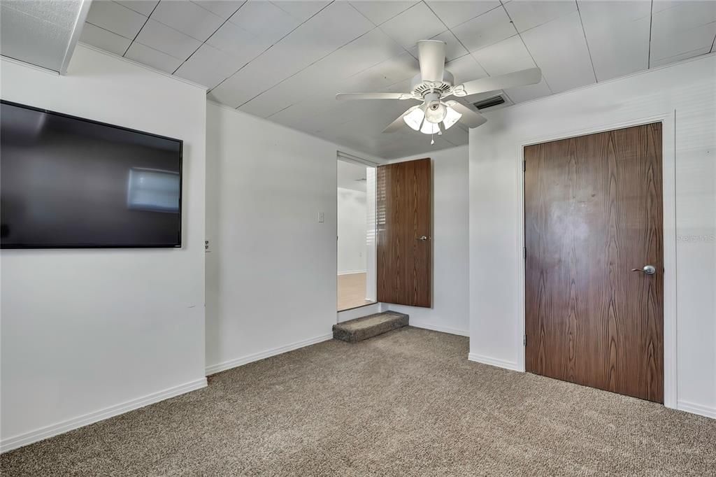 Activo con contrato: $449,000 (4 camas, 2 baños, 1736 Pies cuadrados)