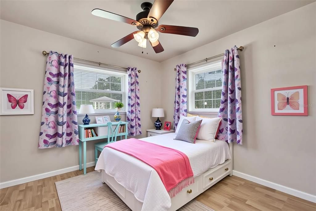 Activo con contrato: $449,000 (4 camas, 2 baños, 1736 Pies cuadrados)