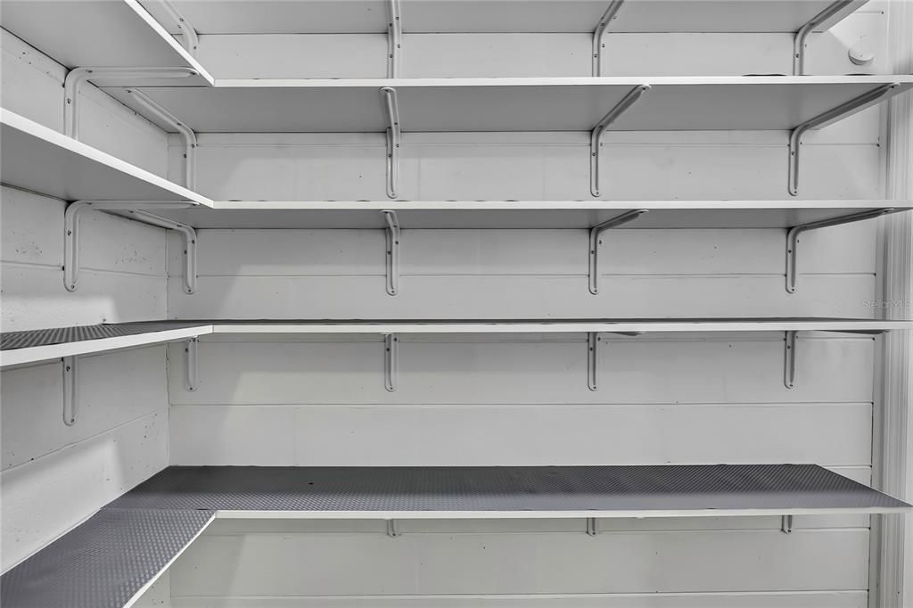 Activo con contrato: $449,000 (4 camas, 2 baños, 1736 Pies cuadrados)