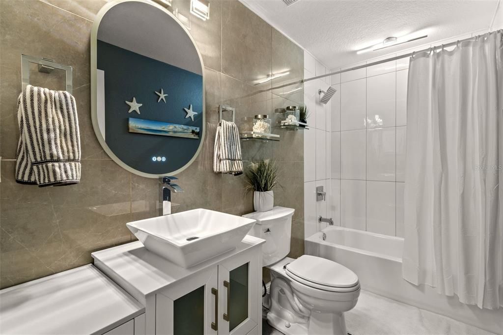 Active With Contract: $424,000 (3 beds, 2 baths, 1645 Square Feet)