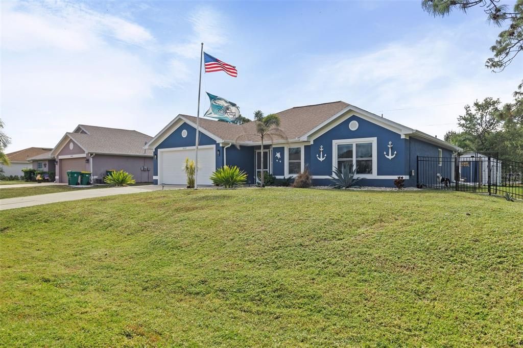 Active With Contract: $424,000 (3 beds, 2 baths, 1645 Square Feet)