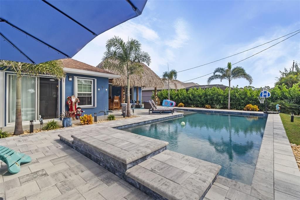 Active With Contract: $424,000 (3 beds, 2 baths, 1645 Square Feet)