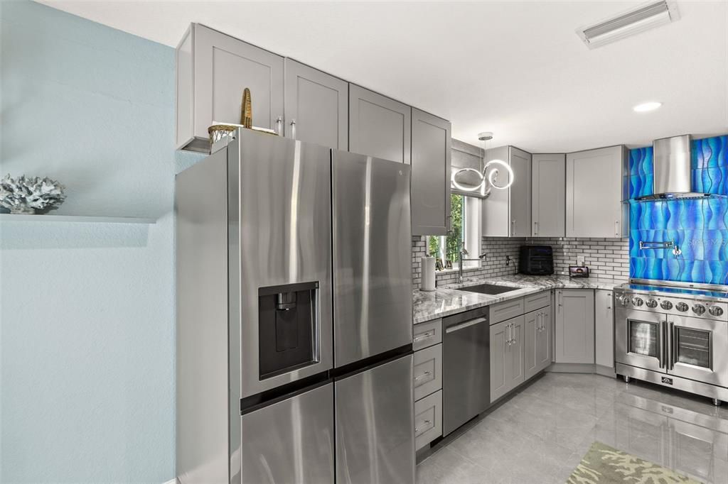 Active With Contract: $424,000 (3 beds, 2 baths, 1645 Square Feet)