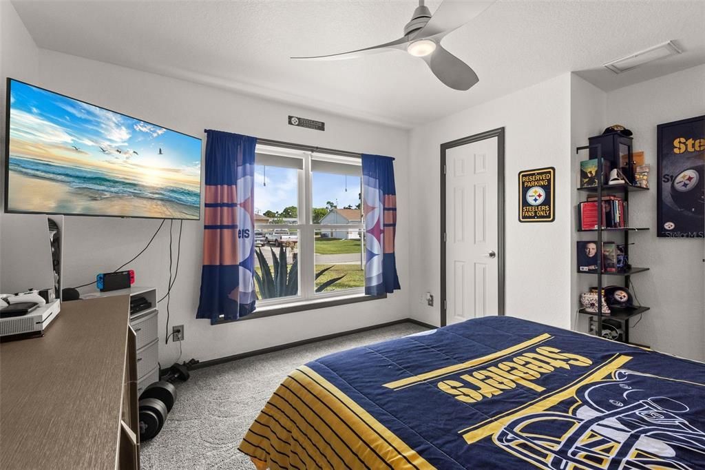 Active With Contract: $424,000 (3 beds, 2 baths, 1645 Square Feet)