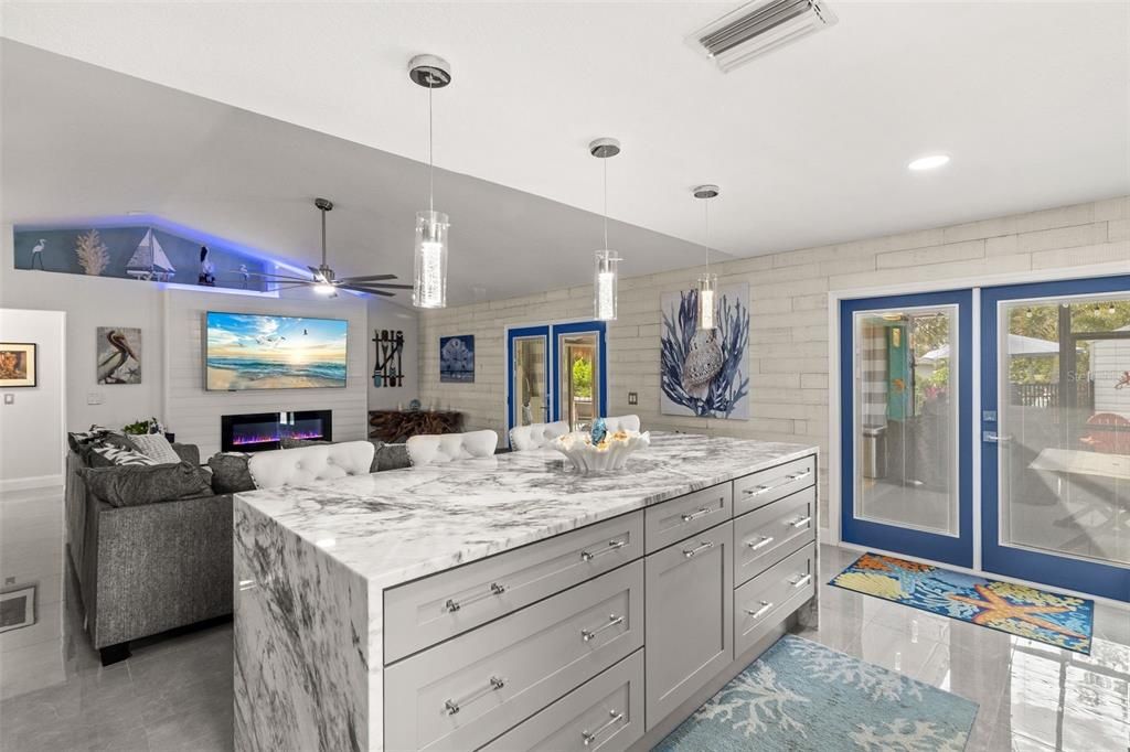 Active With Contract: $424,000 (3 beds, 2 baths, 1645 Square Feet)