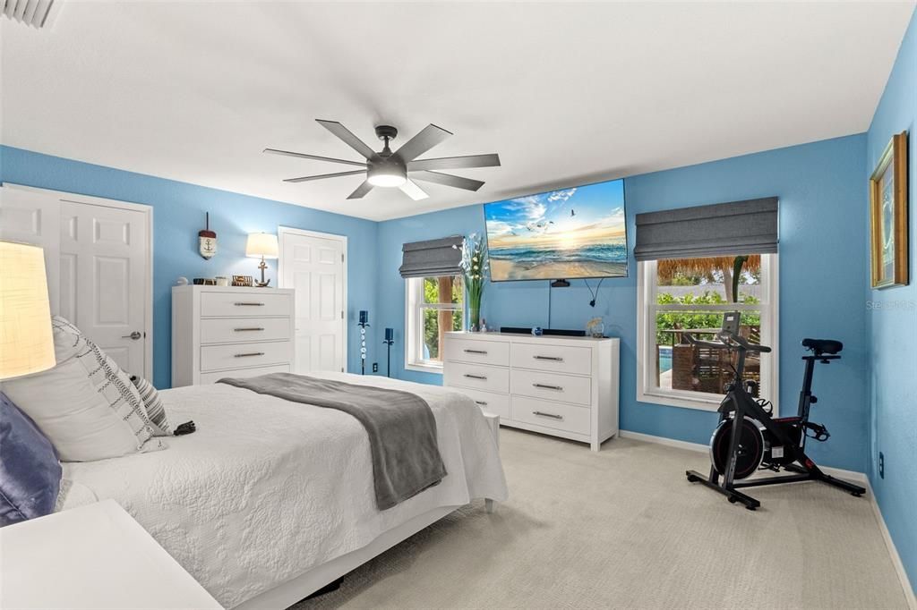 Active With Contract: $424,000 (3 beds, 2 baths, 1645 Square Feet)