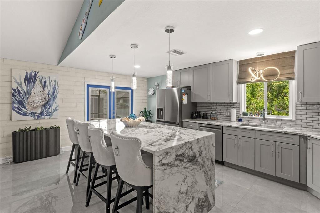 Active With Contract: $424,000 (3 beds, 2 baths, 1645 Square Feet)