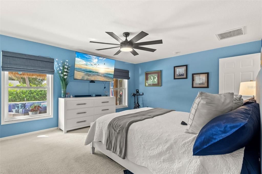 Active With Contract: $424,000 (3 beds, 2 baths, 1645 Square Feet)