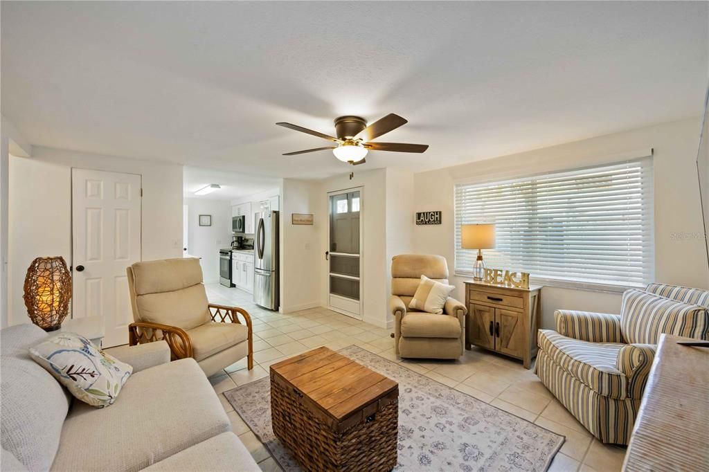 На продажу: $699,000 (4 спален, 0 ванн, 1464 Квадратных фут)