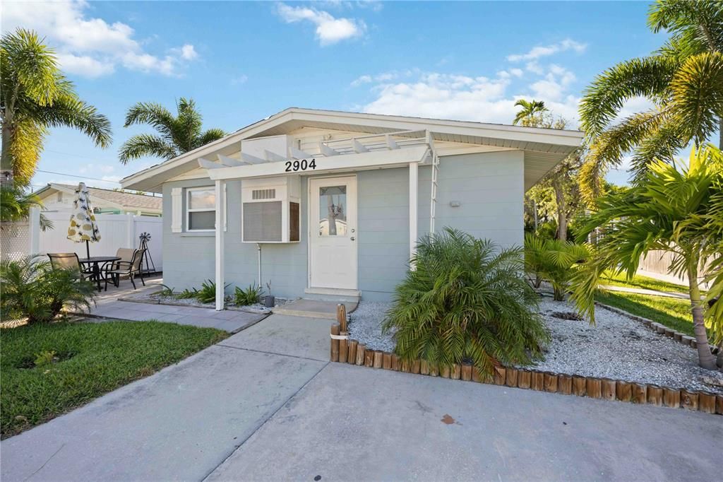 На продажу: $699,000 (4 спален, 0 ванн, 1464 Квадратных фут)