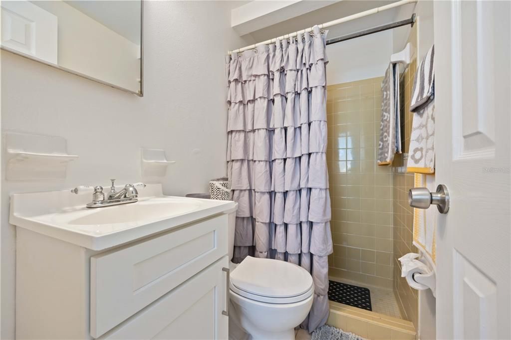 На продажу: $699,000 (4 спален, 0 ванн, 1464 Квадратных фут)