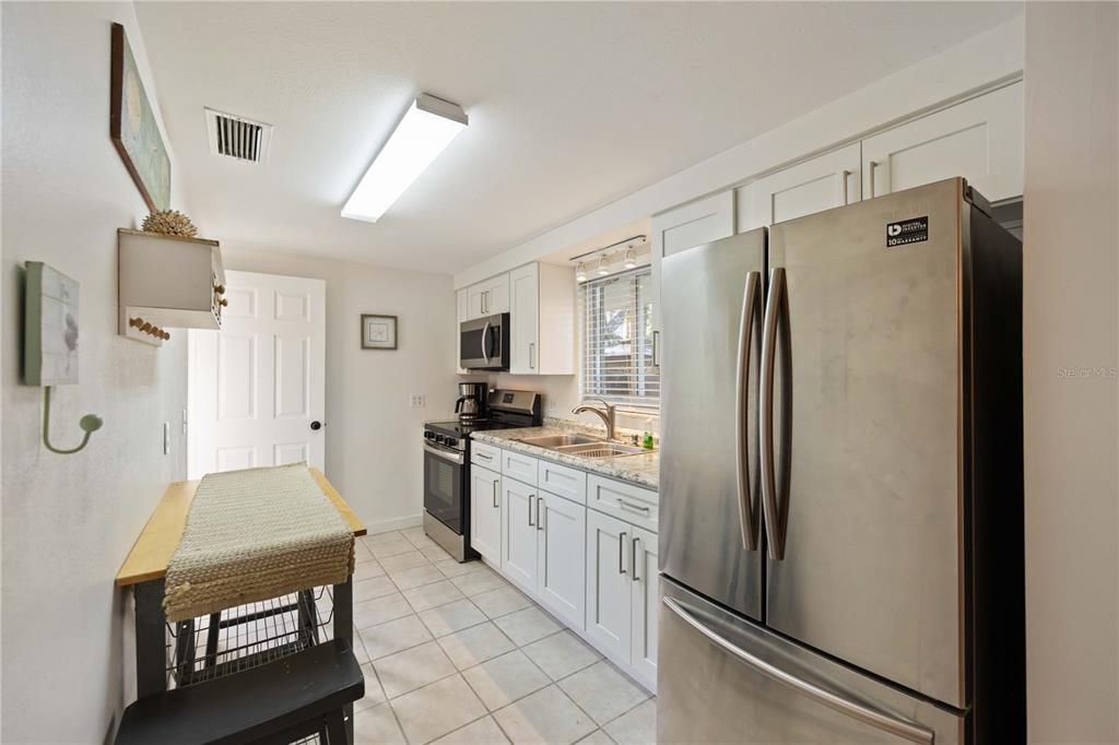 На продажу: $699,000 (4 спален, 0 ванн, 1464 Квадратных фут)