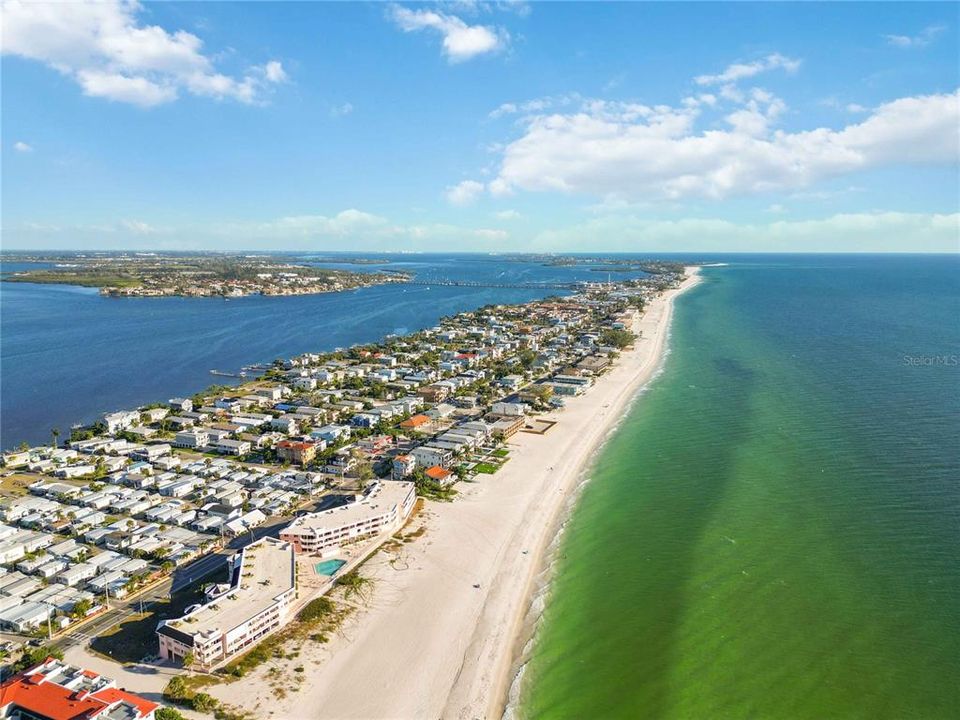 На продажу: $699,000 (4 спален, 0 ванн, 1464 Квадратных фут)