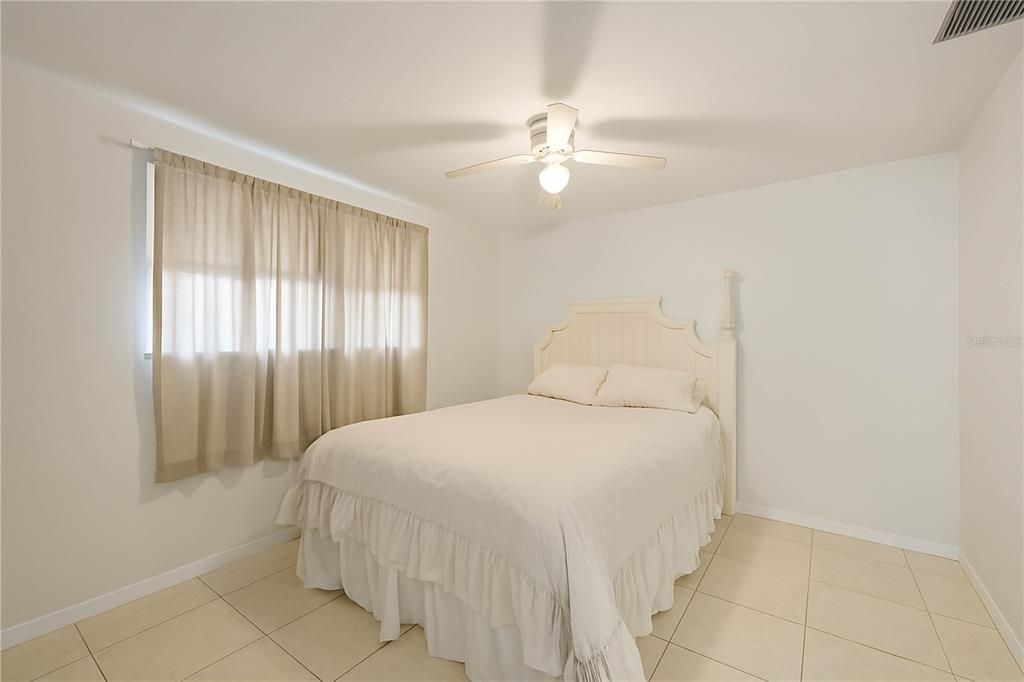 На продажу: $699,000 (4 спален, 0 ванн, 1464 Квадратных фут)