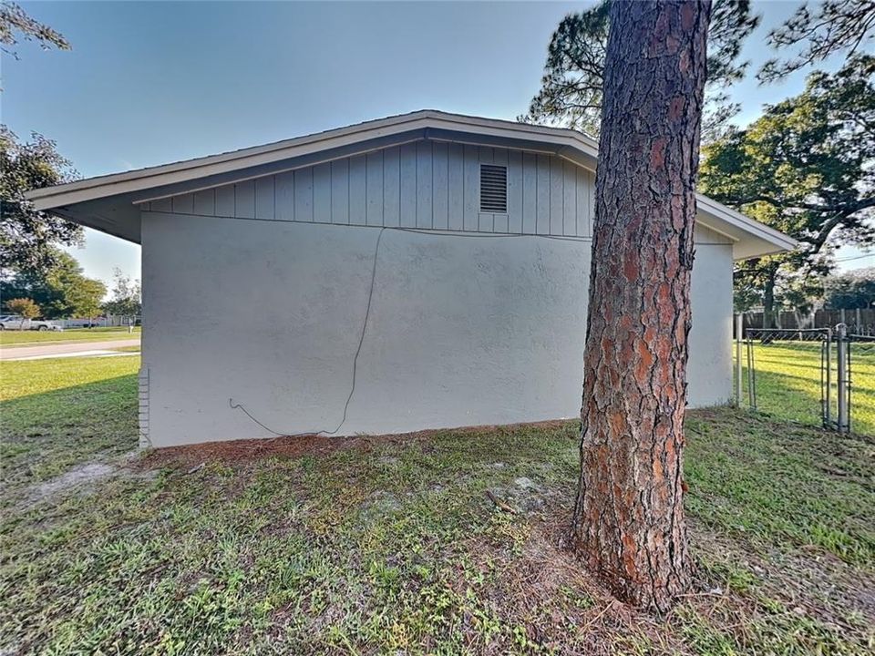 出租: $1,749 (4 贝兹, 2 浴室, 1248 平方英尺)