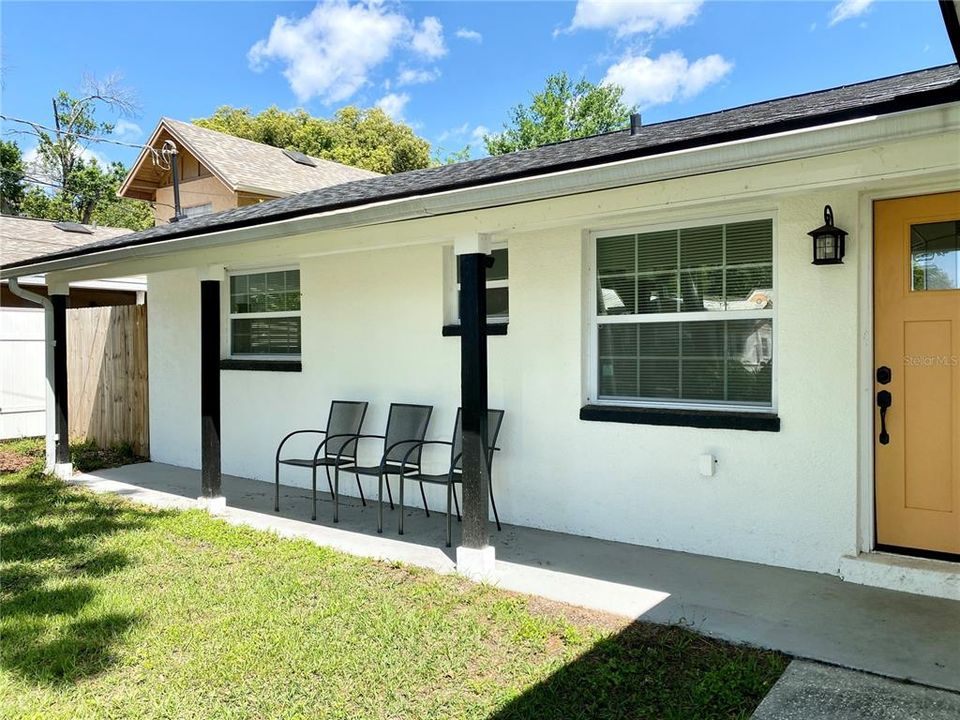 For Rent: $2,295 (4 beds, 2 baths, 1304 Square Feet)