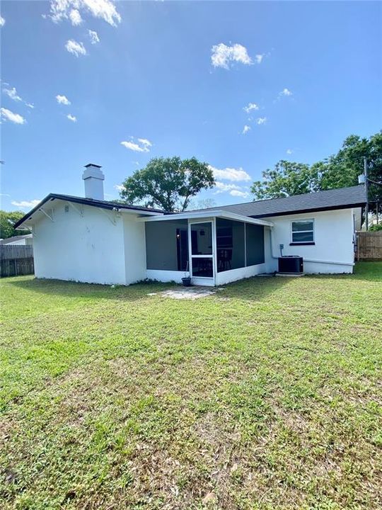 For Rent: $2,295 (4 beds, 2 baths, 1304 Square Feet)