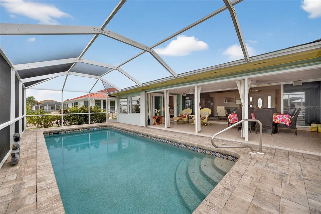 Под контрактом: $485,000 (3 спален, 2 ванн, 1832 Квадратных фут)