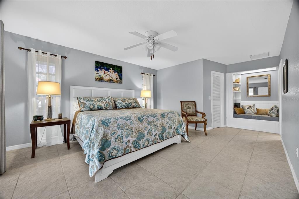 Под контрактом: $485,000 (3 спален, 2 ванн, 1832 Квадратных фут)