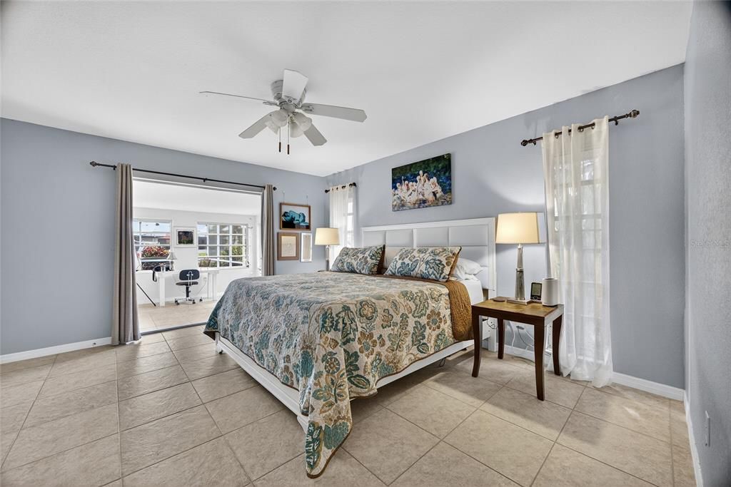 Под контрактом: $485,000 (3 спален, 2 ванн, 1832 Квадратных фут)